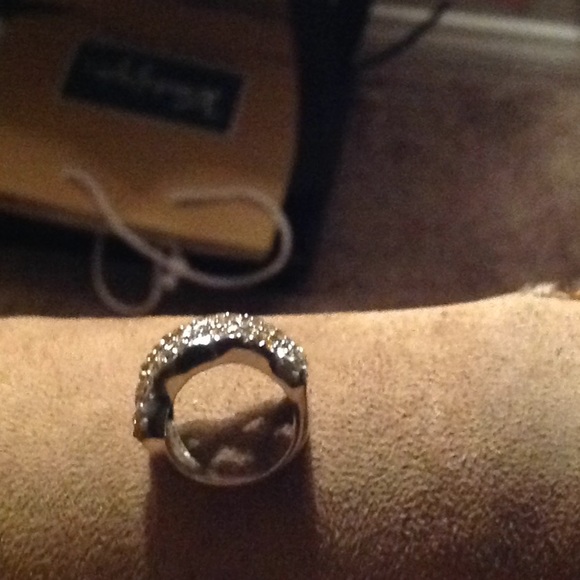 Jewelry - Picture 2 of 3